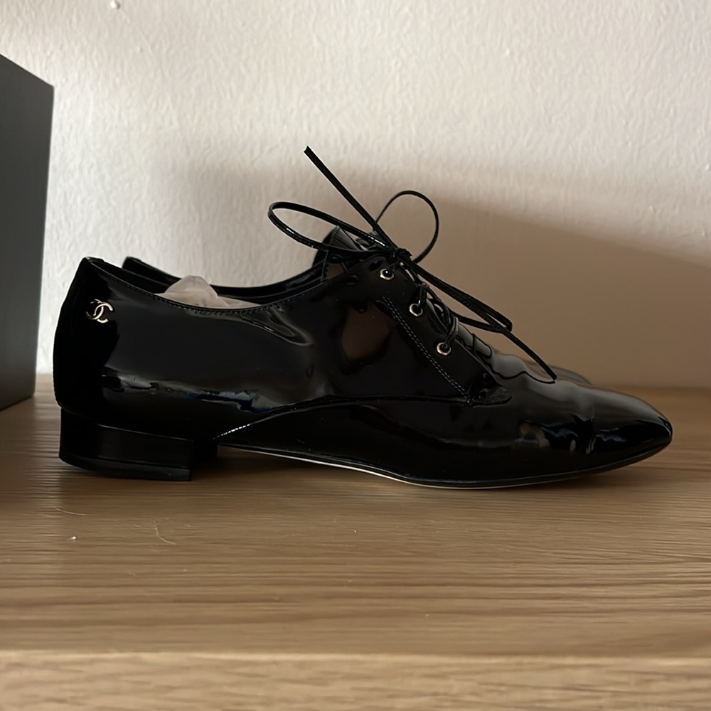 CHANEL Women’s Black Flats Elegant Patent Leather Loafers size 39 - Picture 9 of 10